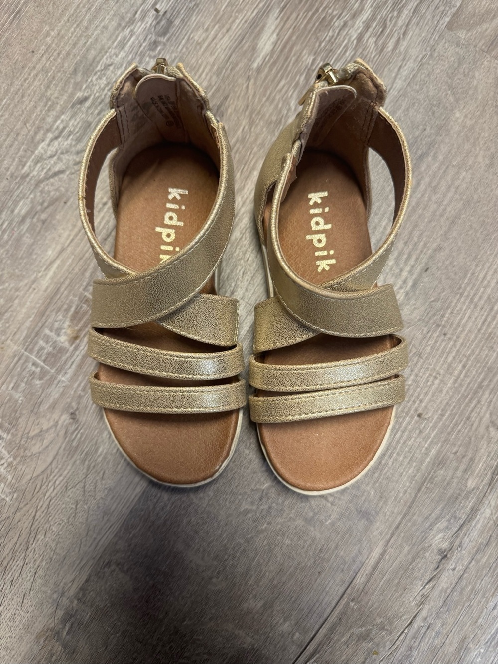 kidpik Metallic Gold Girls' Strappy Sandals